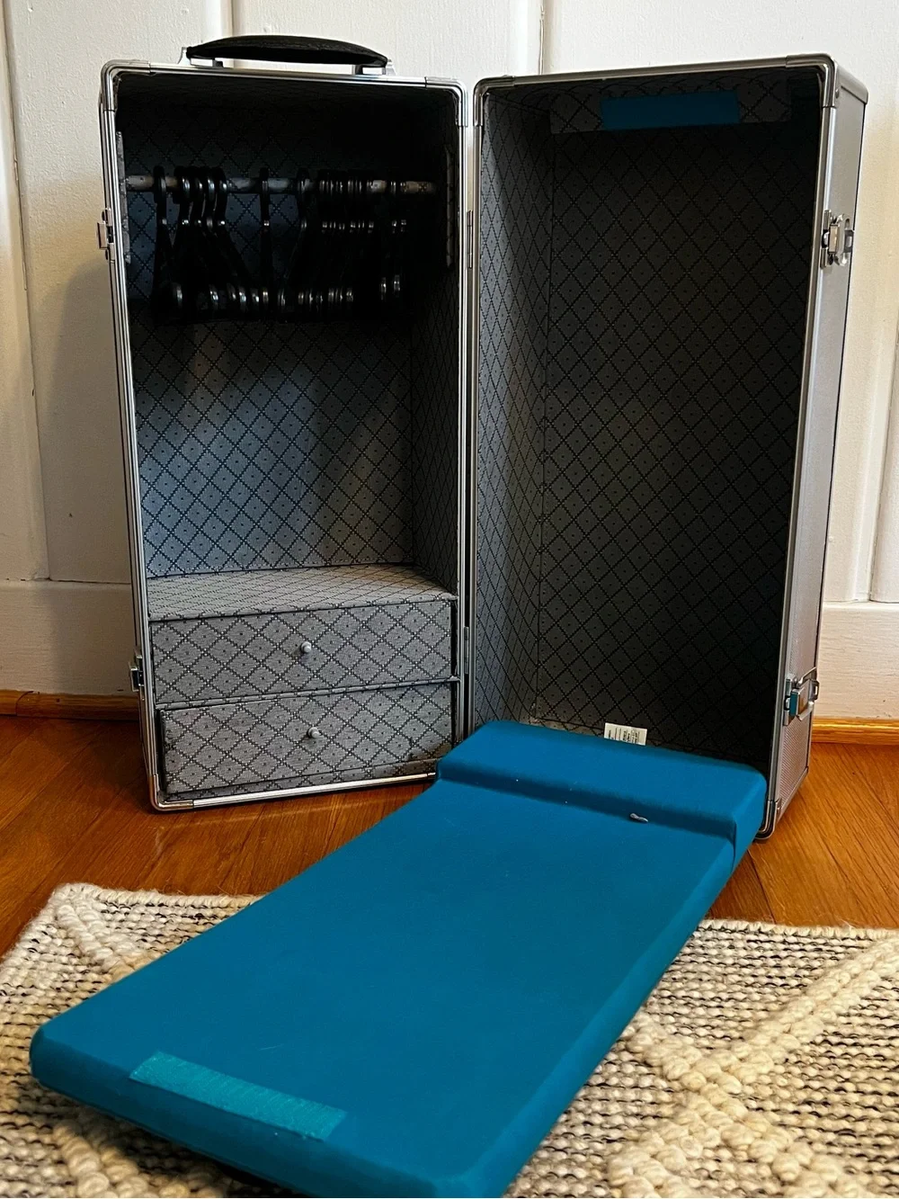Traveling Wardrobe Case for Dolls